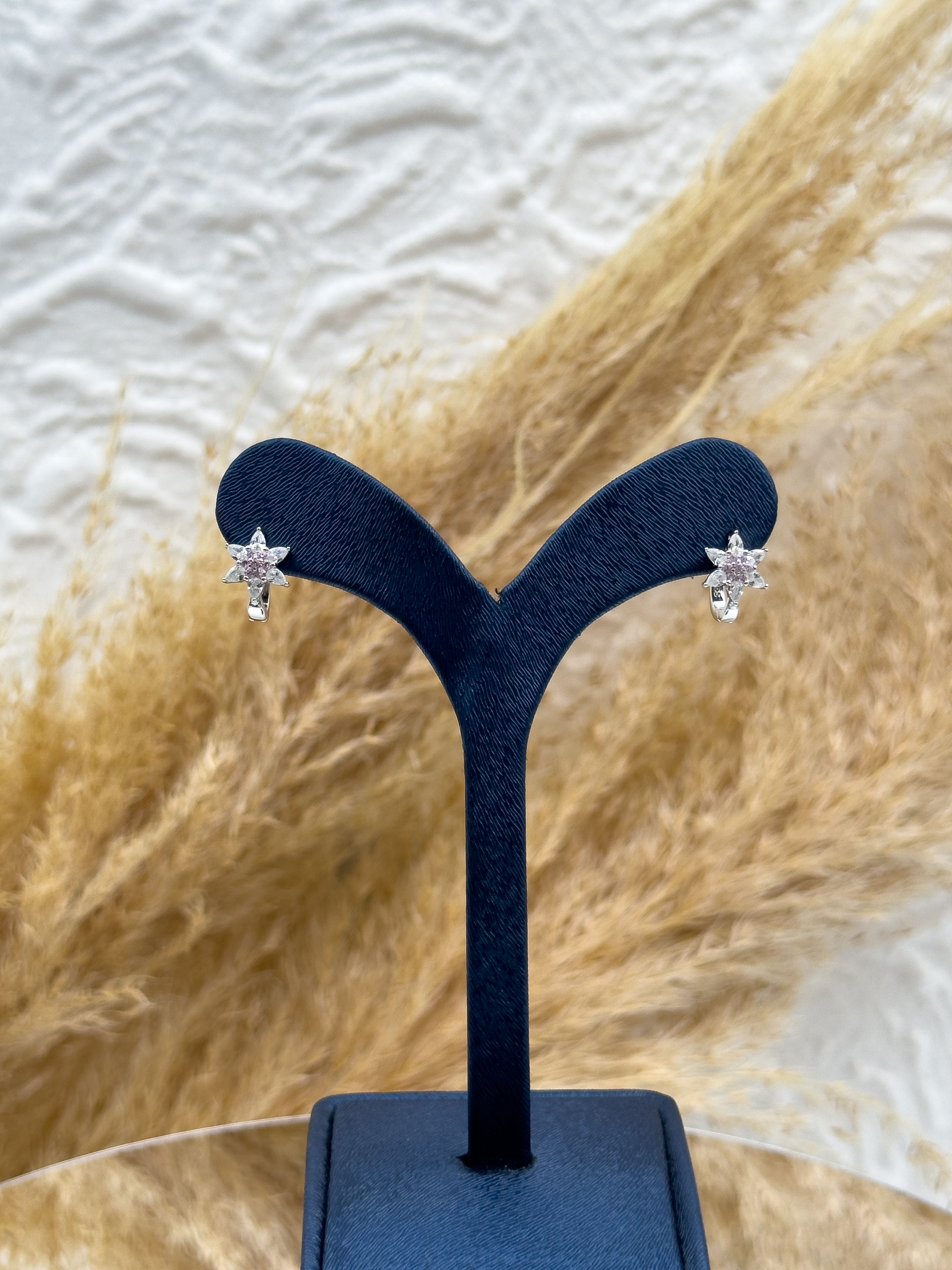 925 Ayar Gümüş Lotus Modeli Pembe Taşlı Özel Tasarım Çocuk Küpesi